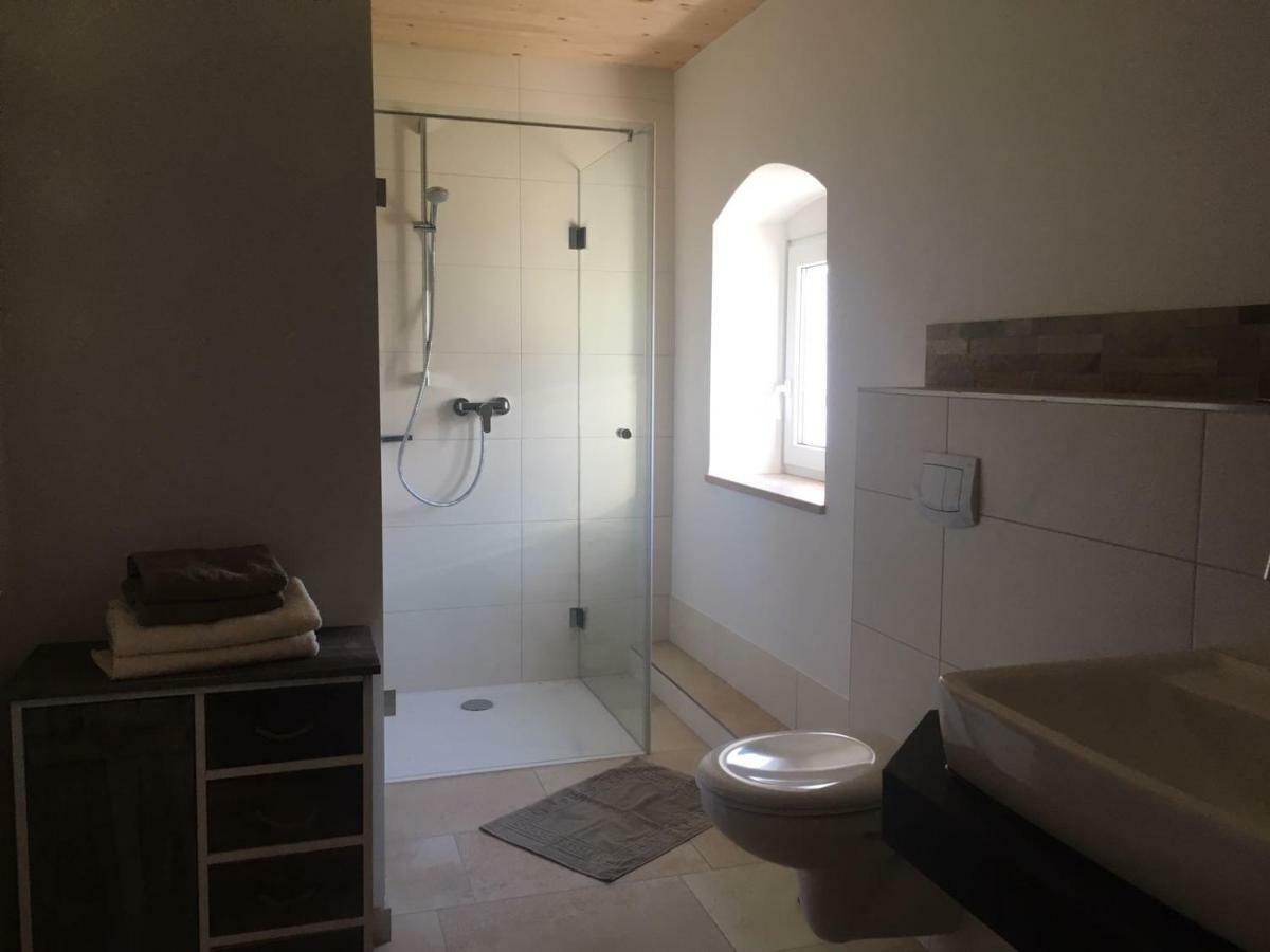 ריאדנבורג Ferienwohnung Zum Dorfwirt מראה חיצוני תמונה